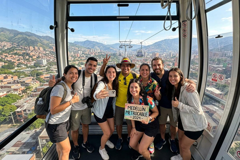 Medellín: City Sightseeing Tour, Comuna 13 and Major Sights. Shared sightseeing tour