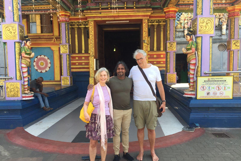 Kandy: All-day Ambuluwawa and Kandy City Tour by Tuk-Tuk