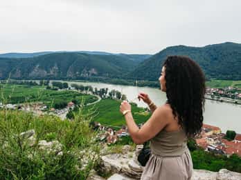 From Vienna: Wachau Valley Day Tour with Wine Tasting