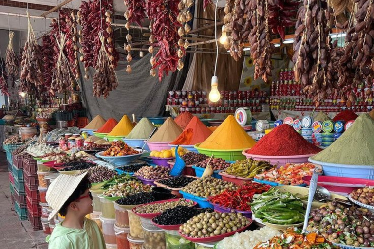 Nabeul: Local Cooking Program and Traditional Market Nabeul: Visit to the Marché au Couffin and Cooking Program at a Guest House