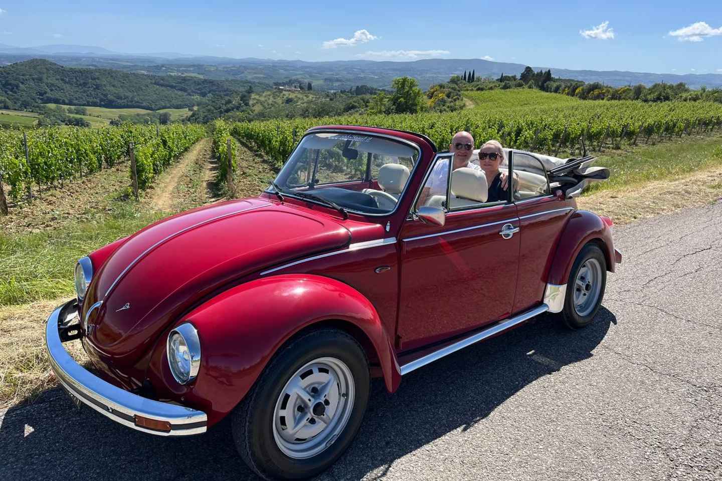 San Gimignano: Private Vintage Beetle Car Tour with Wine