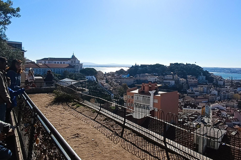 Lisbonne : visite privée de 8 heures à travers Lisbonne (jusqu&#039;à 6 personnes)