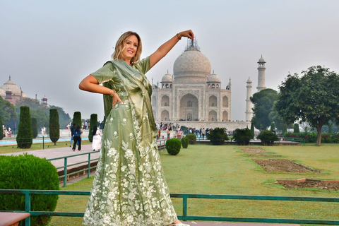 Taj Mahal & Agra Private Tour from Delhi by Car – Fast Entry Only Professional Tour Guide in Agra