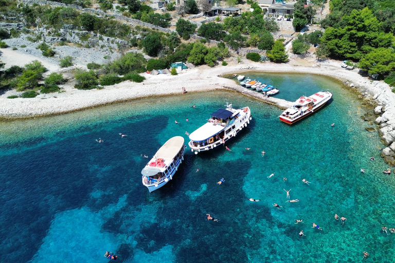 From Trogir: Three Island Boat Tour with Blue Lagoon & Lunch