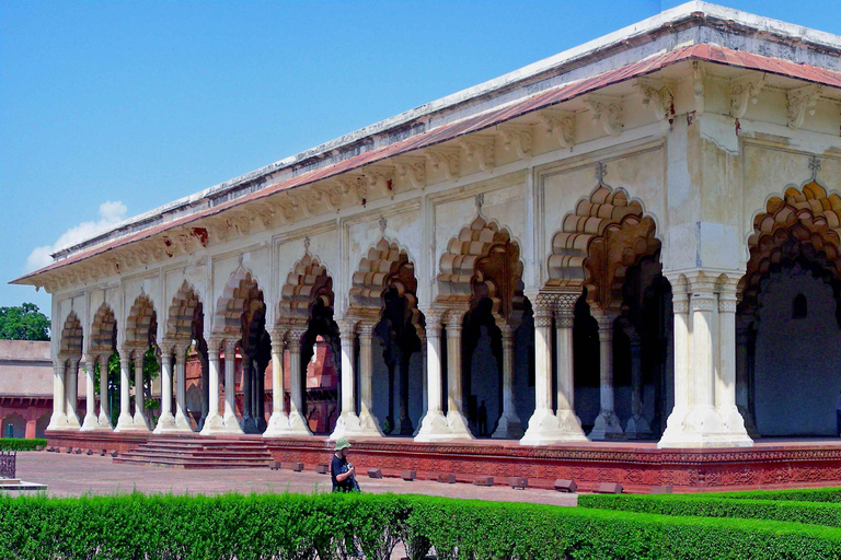 Reserve uma excursão particular ao Taj Mahal de trem saindo de DelhiOpção Padrão