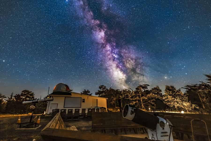 Sternenbeobachtung im Nocturnal Sky Theatre in Nova Scotia. Foto: GetYourGuide