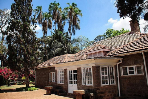 Parque nacional de Nairóbi, orfanato de elefantes, Giraffe Center.Parque de elefantes de Nairóbi, centro de girafas, passeio pelo Museu Blixen