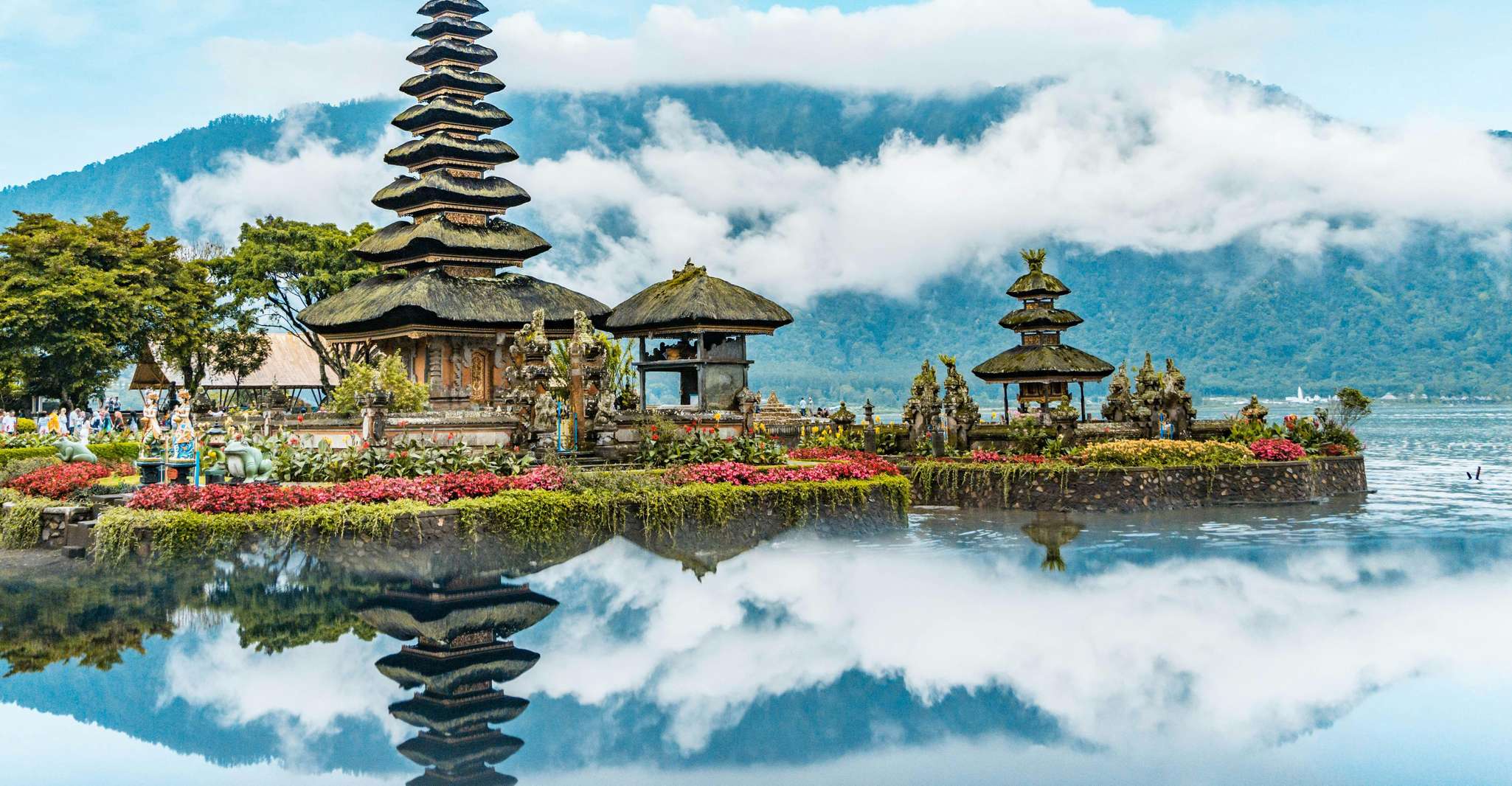 Bali: Lake Bratan, Handara Gate, Waterfall & Swing Tour photo 14