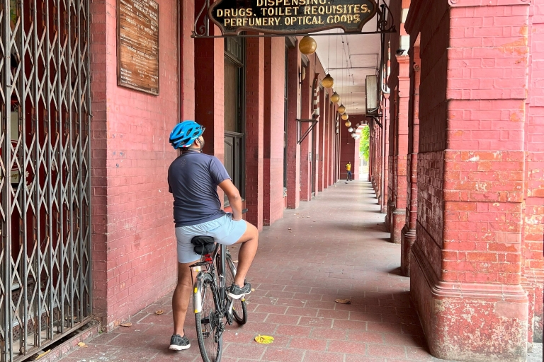 Cycling Through Colombo