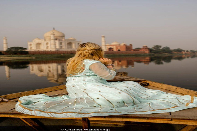 Da Delhi: Tour privato del Taj Mahal e della città di Agra con auto Suv