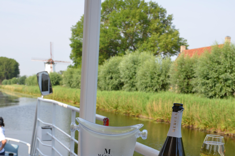 Boat trip & wine tour in Bruges
