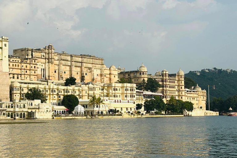 From Delhi: 6 Days Private Golden Triangle with Udaipur Tour With 3 Star Hotel Accommodation