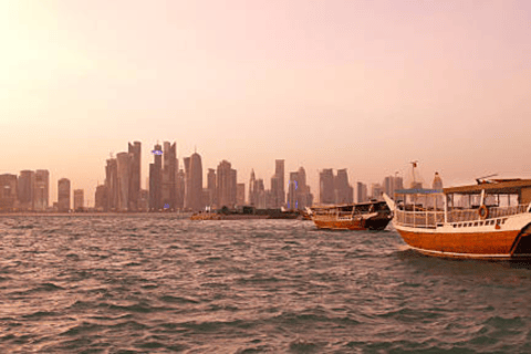 Doha: Sunset Dhow cruise inclusief ophaal- en terugbrengservice