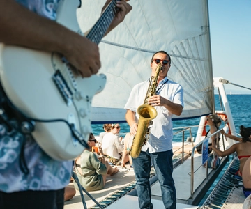 Barcelona: Sunset Catamaran Cruise with Live Music