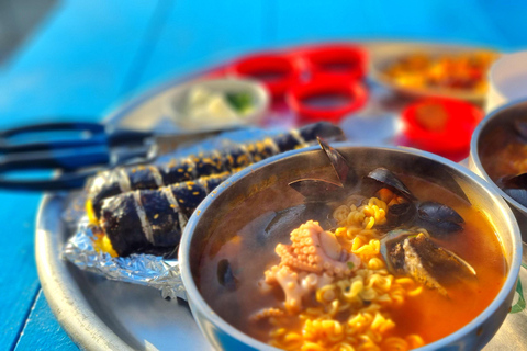 Busan: Easy Coastal Hiking Tour with Scenic Views