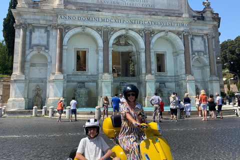 Roma: Passeio de Vespa Sidecar com serviço de busca no hotel