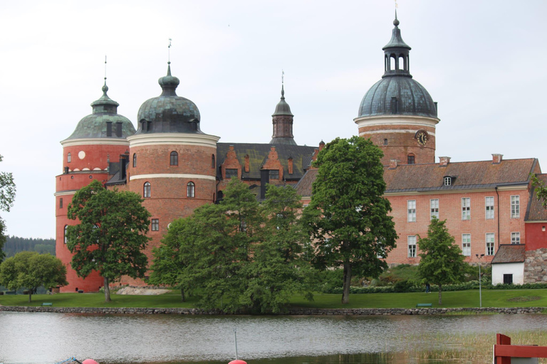 Stockholm: Grand Drottningholm and Gripsholm Castles Tour