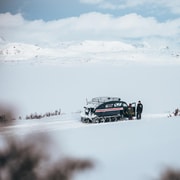 Entdecke Jotunheimen - 2 Tage mit Schneeschuhwandern und Snowcoach
