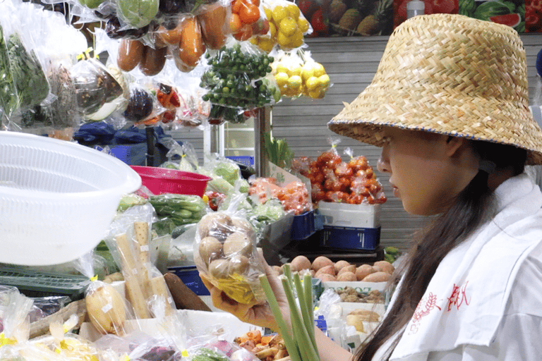 Singapore: Master Chicken Rice with a Local Hawker