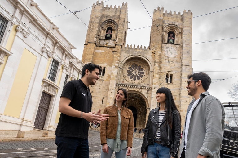 Lisbonne : Visite à pied, quartier de Belém, tour en bateau et en tramwayVisite guidée en groupe partagé - Guide espagnol