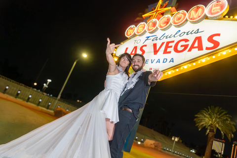Las Vegas: Gold Elvis Vow Renewal or Wedding at Welcome Sign Sweet & Basic Vow Renewal, No Guests or Photographer