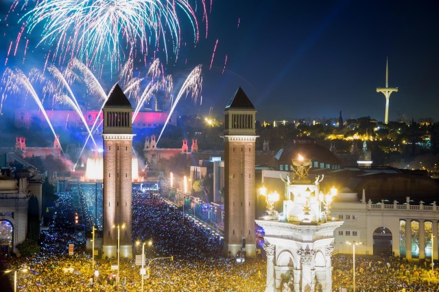 Visit Barcelona New Year's Eve Night Out with 90-Minute Open Bar in Barcelona, Spain
