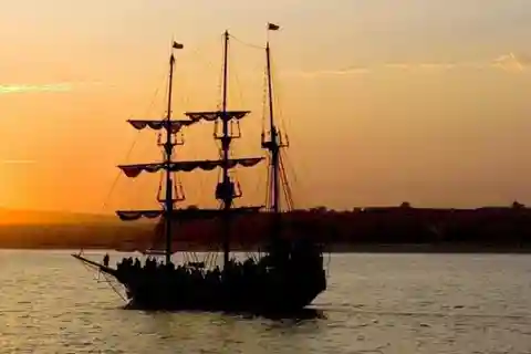 Cabo San Lucas: Sunset Dinner on a Pirate Boat