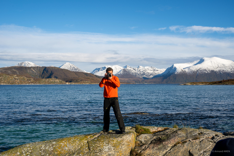 De Tromsø: Viagem pelo Ártico com um pequeno grupo de carrinhas 4x4De Tromsø: Viagem pelo Ártico em uma van 4x4