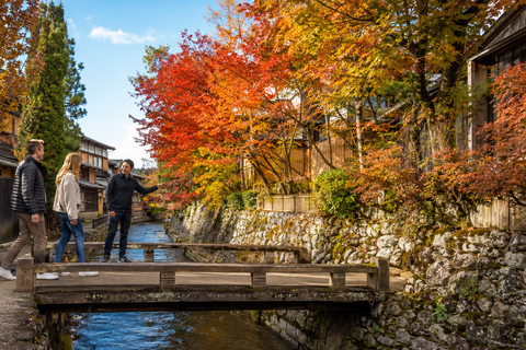 Takayama: Private Old Town, Temples & Autumn Colors Walk