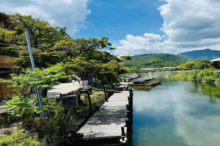 Visite d&#039;Osaka avec guide anglophone dans un véhicule de luxe