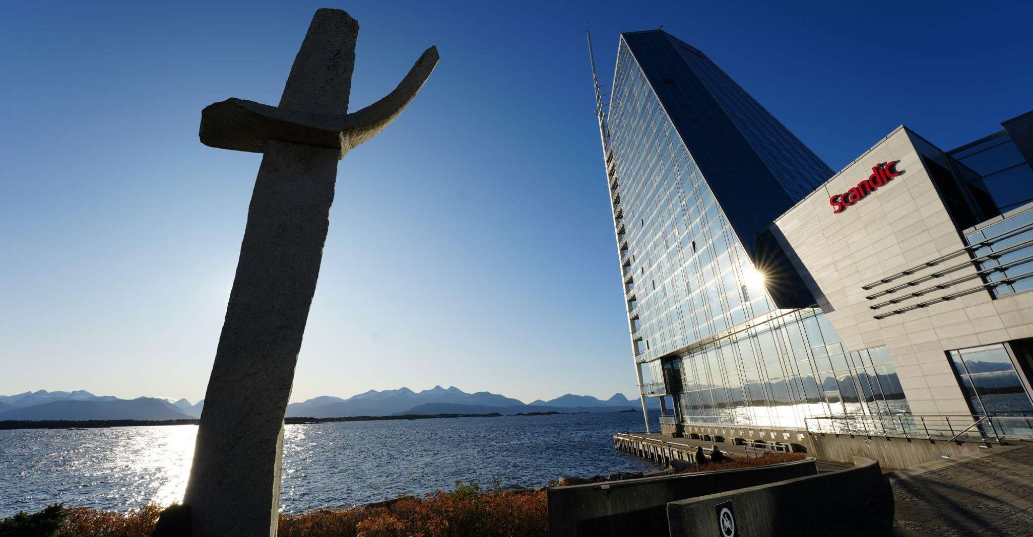 Molde, Atlantic Ocean Road and fishing village Bud - Housity