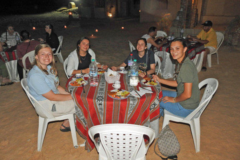 Es Sabria: Pernoite em um acampamento no deserto com jantar e fabricação de pães