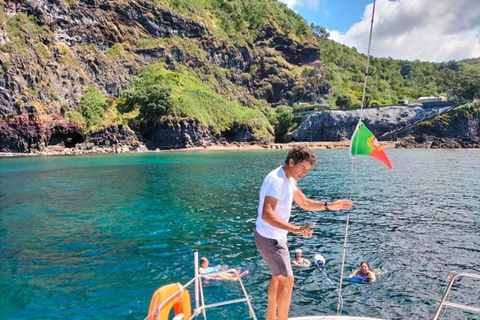 Ponta Delgada : Croisière privée en voilier avec boissons de bienvenueCroisière de jour de 4 heures