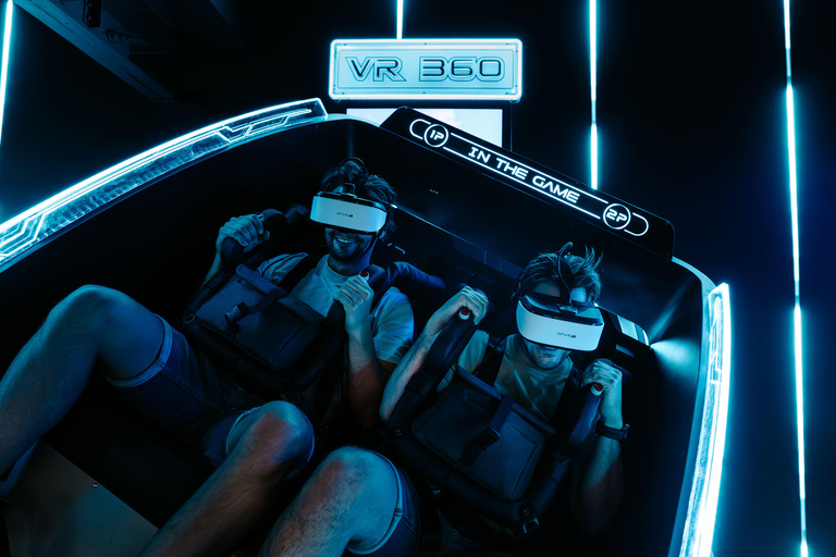 Leuven: Ultimate VR Simulator Experience – 3 Games + Drink
