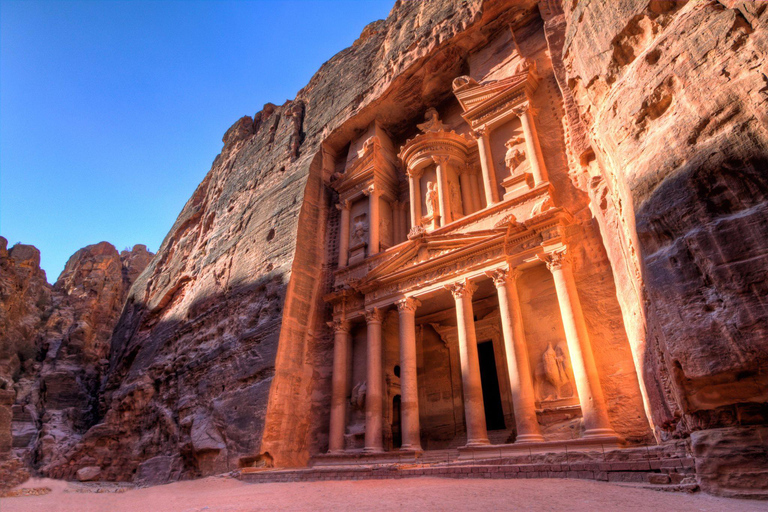 Tour privato di un giorno intero di Petra e Wadi Rum da Amman