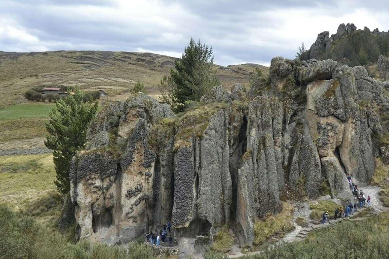 Från Cajamarca: Cumbemayo arkeologiska komplex