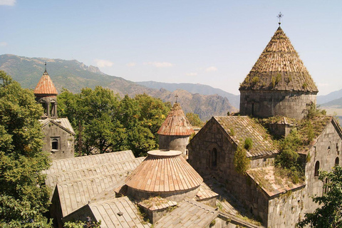 从埃里温出发：洛里省修道院一日旅行