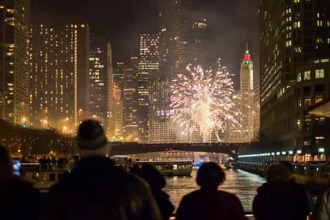 Chicago fireworks cruise with lake or river viewing