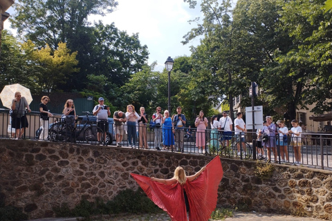 Montmartre Enchanté : chant et visite guidéeMontmartre Enchanté