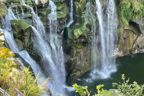 Taipei: Jiufen, Shifen Sky Lanterns & Keelung Nightmarket Hotel pickup & Bilingual guide