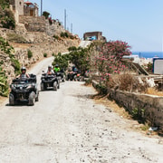 Santorini: tour en quad con almuerzo y recogida