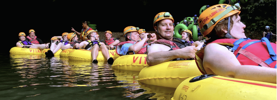 Belize : visite de grottes en bouée avec transfert aller-retour