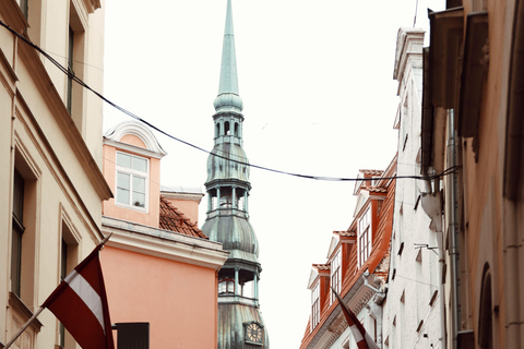 Riga Art Nouveau Guided Tour with Unique Food Tasting