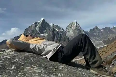 Kathmandu: 20-Day Everest Base Camp with Kala Patthar Trek