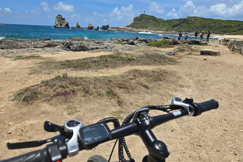 Explore Pointe des Châteaux on an electric bike