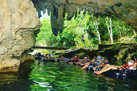 Grotta di Pindul, spiaggia di Ngrenehan e tour dei pesci di mareGrotta di Pindul, spiaggia di Ngrenehan e tour del pesce di mare