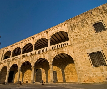 Punta Cana: Santo Domingo Day Trip with Tickets and Lunch
