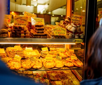 Secretos de la comida callejera de Génova: Una Aventura de Comidas y Bebidas Completas
