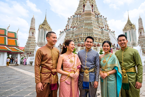 Wat Arun Thai Costume Experience with Local Guide Small Group: Ticket+Transfers