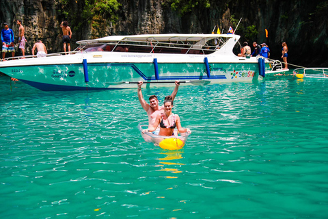 Phuket: Excursión en catamarán rápido por Phi Phi y Maya Bay